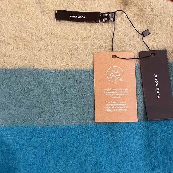 Vero Moda Stripe Blouse - Picture 3 of 3